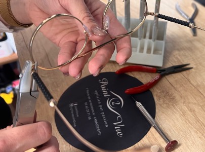 Atelier de réparation de lunettes